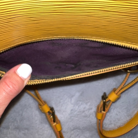 Authentic Louis Vuitton Mabillon Backpack Epi Leather - Picture 5 of 10